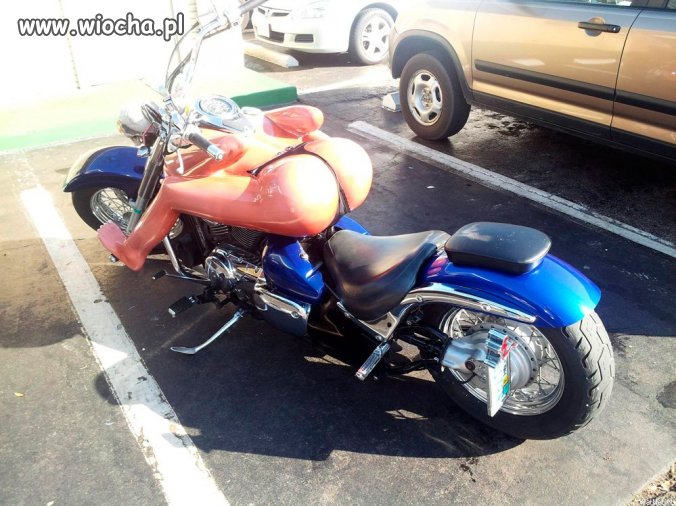 Motorek.