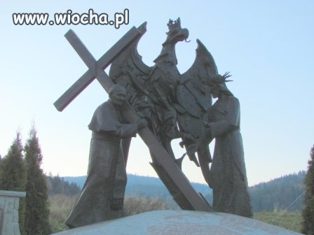 Ktoś wytłumaczy mi ideę tego pomnika??