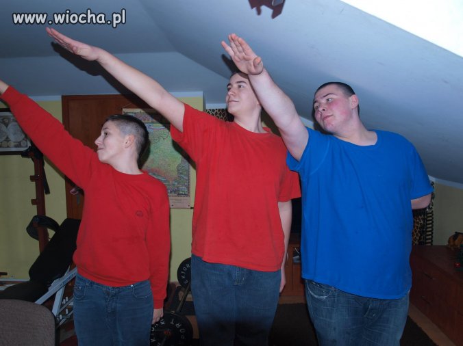 Głupi..