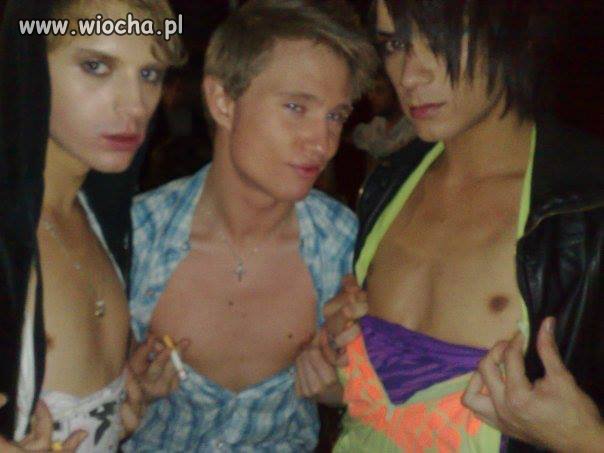 Chłopcy poświecą trochę klatą