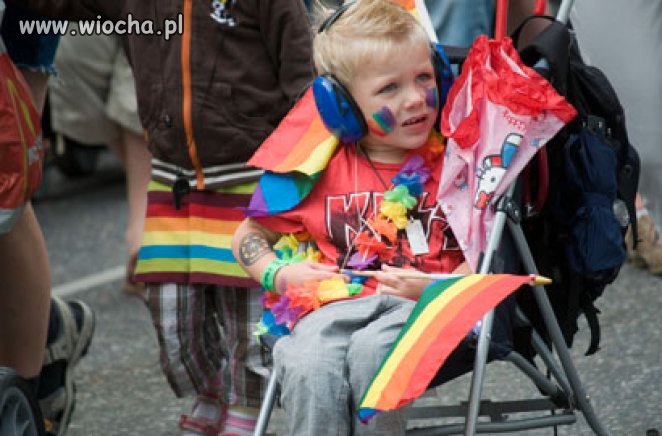 Dziecko nieświadome promowania "innej" miłości