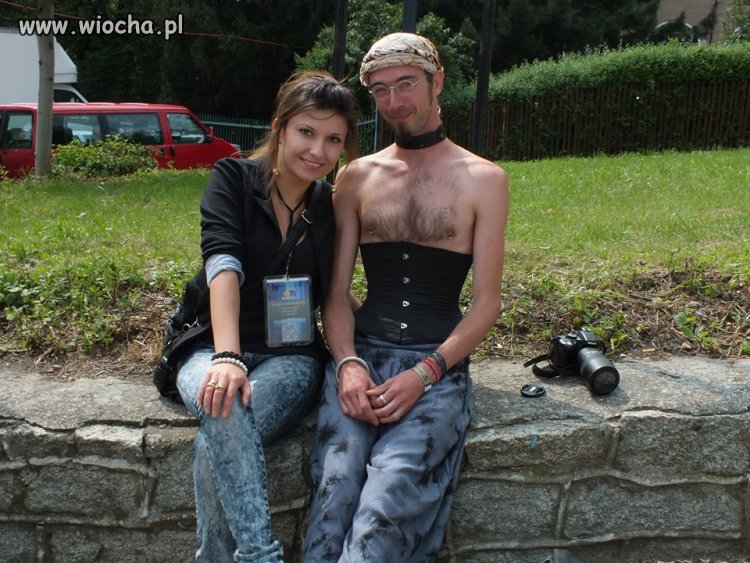 Ładny gorsecik mam, komu go dam 