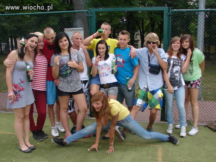 Nie ma to jak lans na piwo i papierosy 