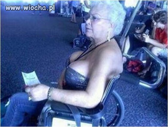 Babcia ma nowe cycki 