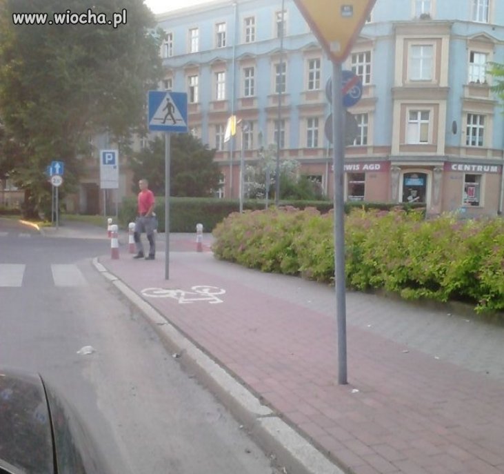Ścieżka rowerowa...Uważaj na znaki...