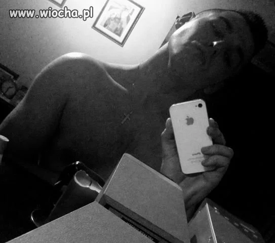Niuniek z Iphonem