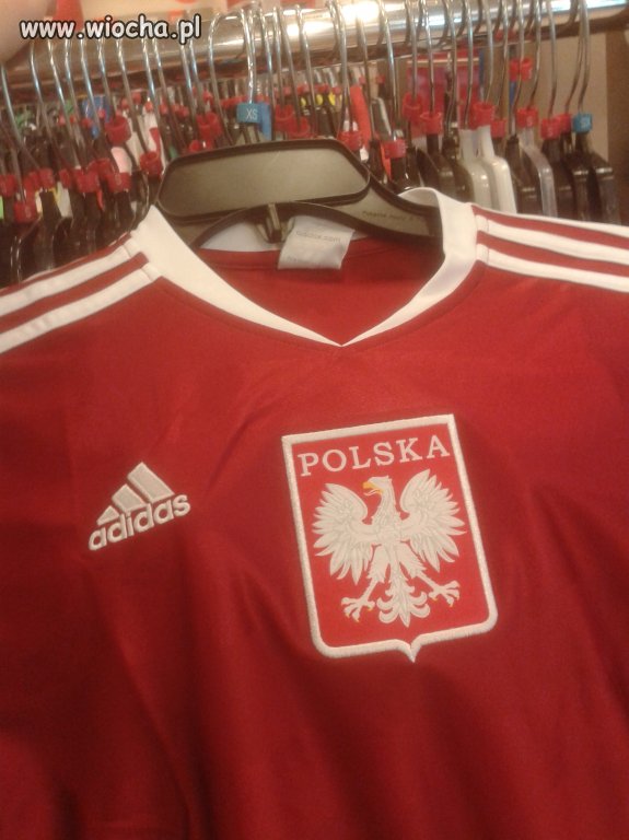 Ciekawa naszywka na koszulce
