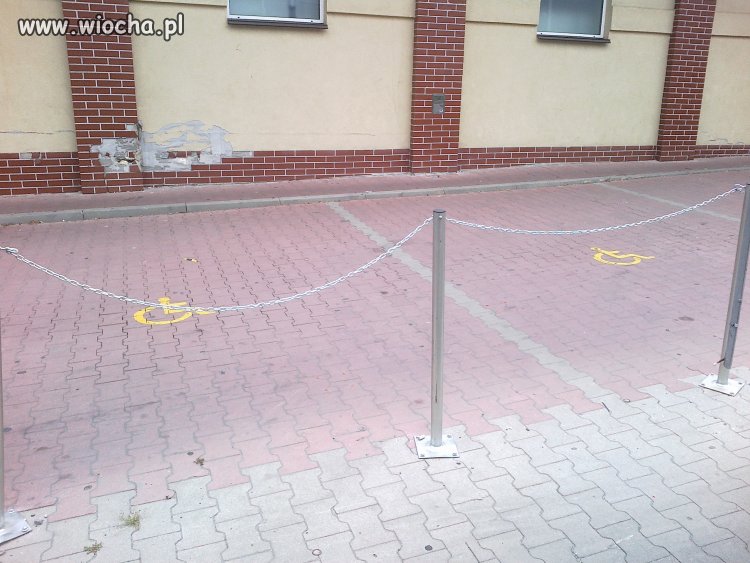 Miejsca dla inwalidów "BIEDRONKA" Krosno
