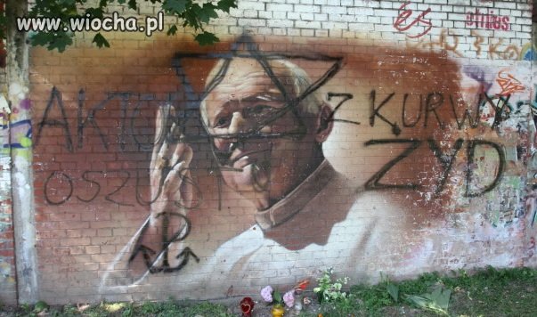 Faszyści zdewastowali murał z JP2