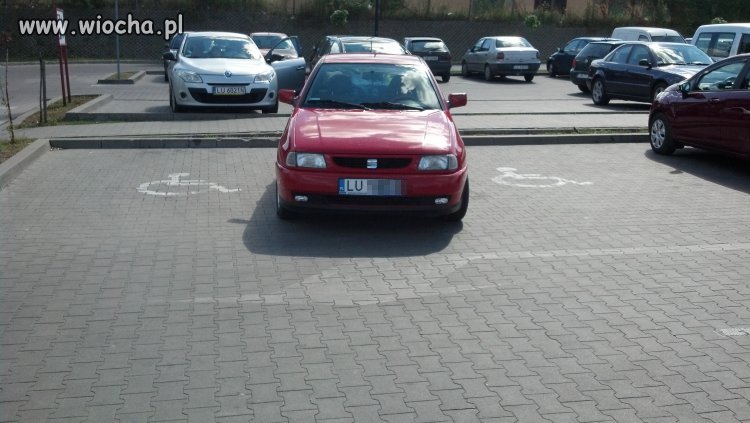 Carrefour Lublin i mistrz parkowania