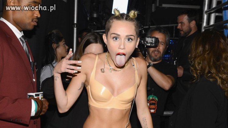 Miley Cyrus - kiedyś takie osobniki zamykano