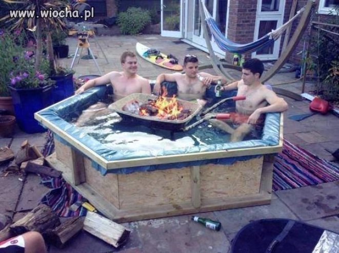 Grill w basenie 