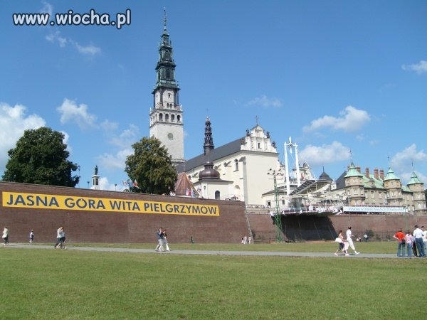 Wejściówka – 10 zł. Kiełbaska z grilla – 12 zł