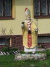 Dość nietypowy krasnal ogrodowy. 