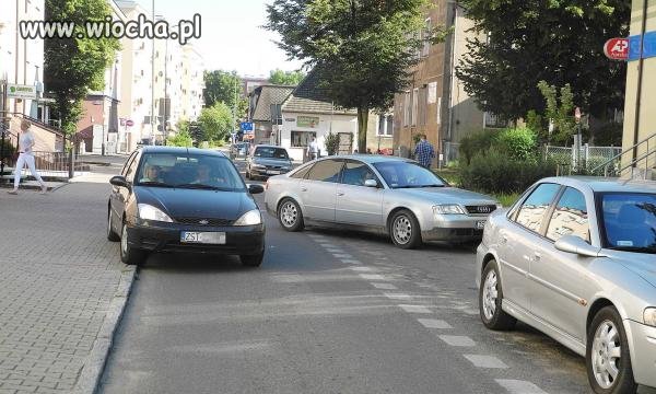Chamskie parkowanie w Stargardzie nr 49. Duże audi