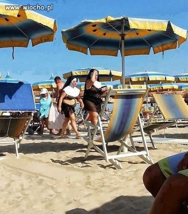 Siostrzyczki na plaży.