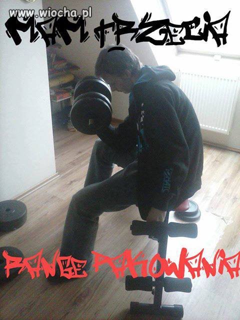 Trening w jeans i te raperskie znaki 