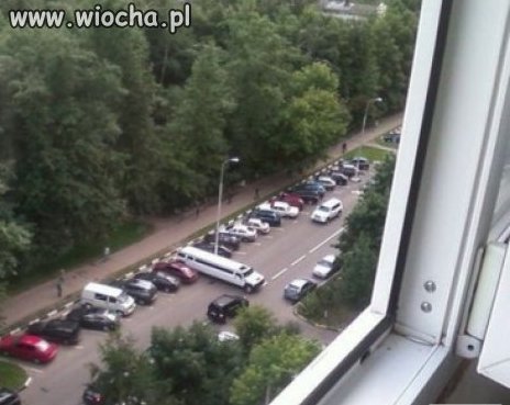 To dopiero mistrz parkowania