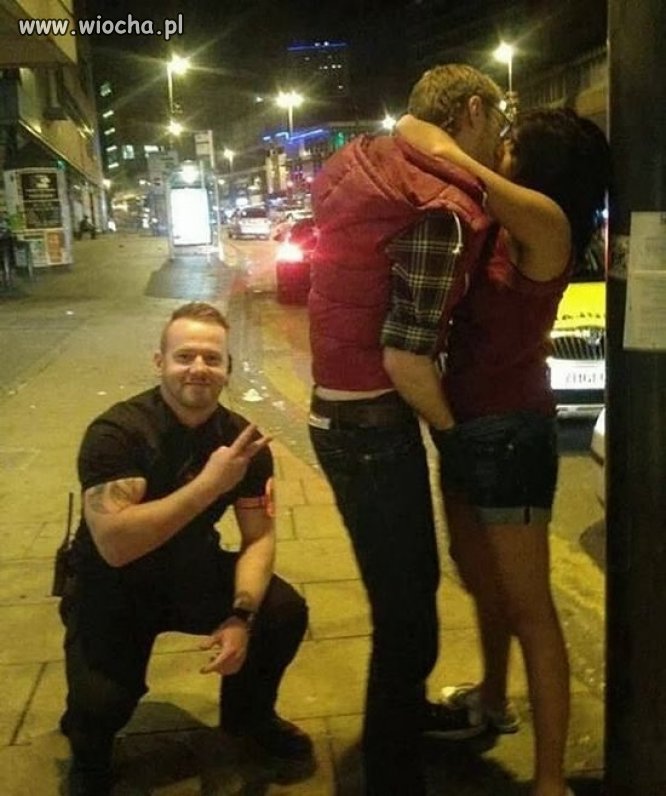 Pokaż Kotku,co masz w środku..