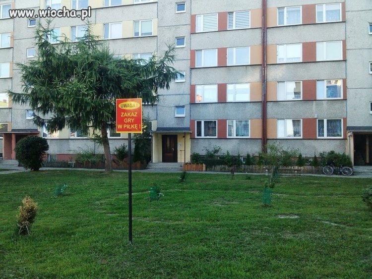 To co dzieci mają robić przed blokiem?