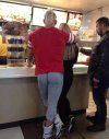 Tymczasem w barze fastfood..