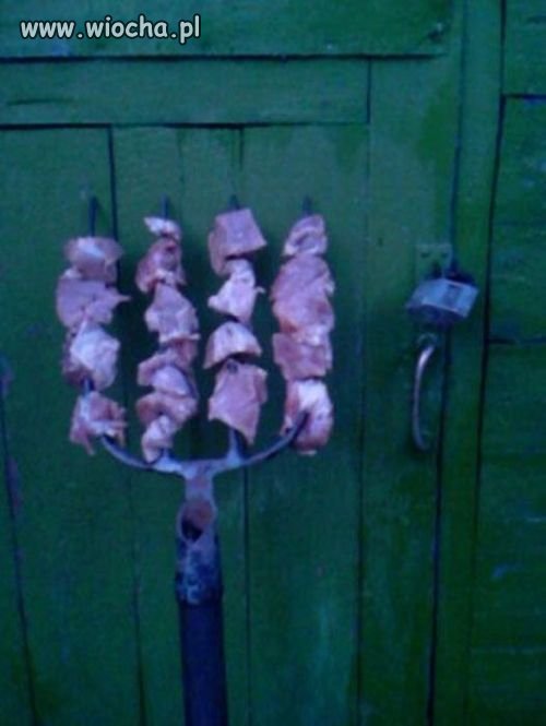 Będzie diabelski grill, tylko trochę oborą ciągnie