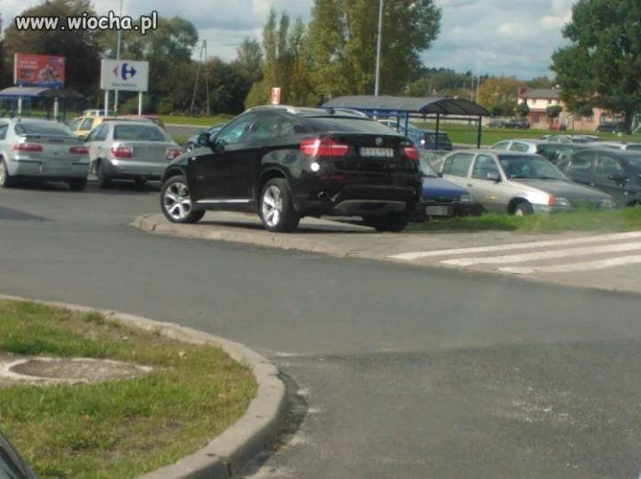 Blokada chodnika i pasów