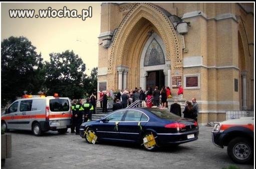 Prezent ślubny od straży miejskiej... 