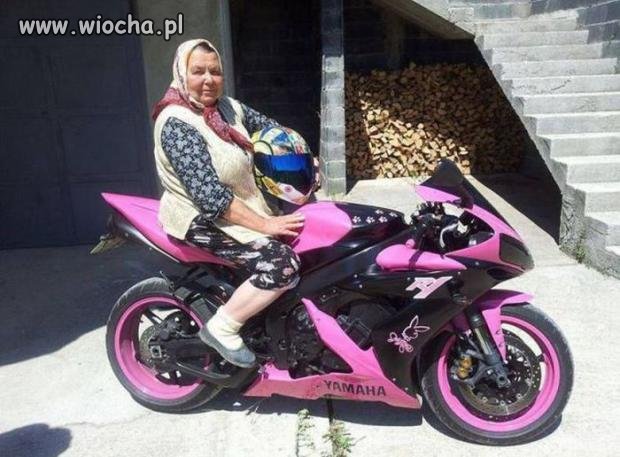 NIECH BABCIA TEŻ MA COŚ Z ŻYCIA