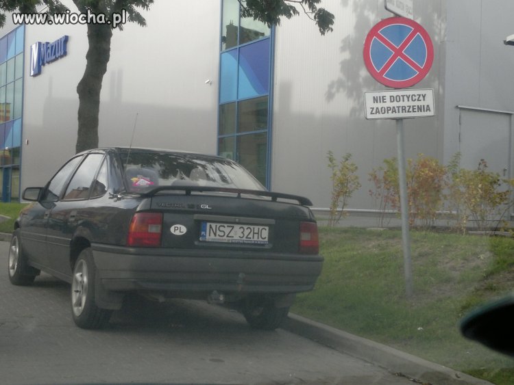 Panisko zaparkowało...