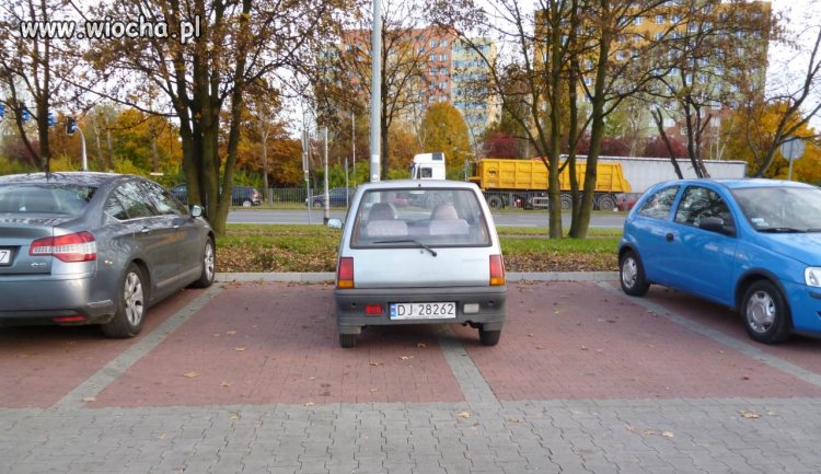 Zgadza się, tak  zaparkowała kobieta.