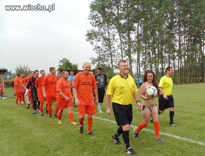 Jest dziecięca eskorta, jest i dziewczęca