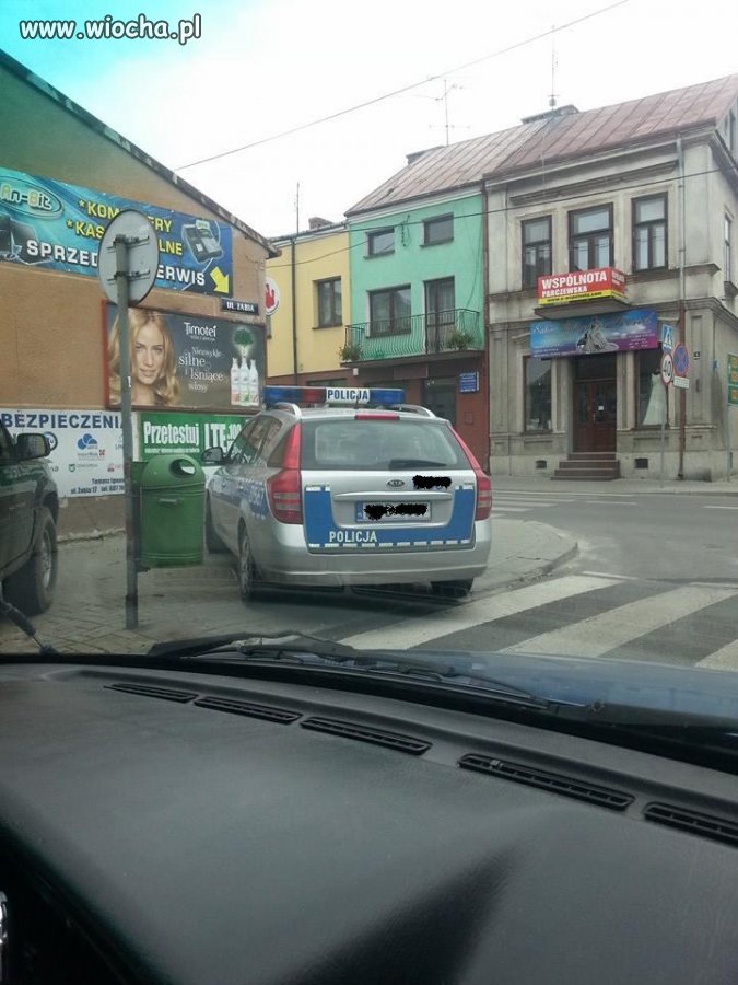200 zł mandacik za zastawienie przejścia