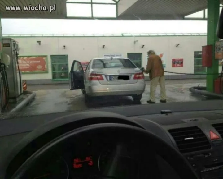 Mogę, bo mam mercedesa..