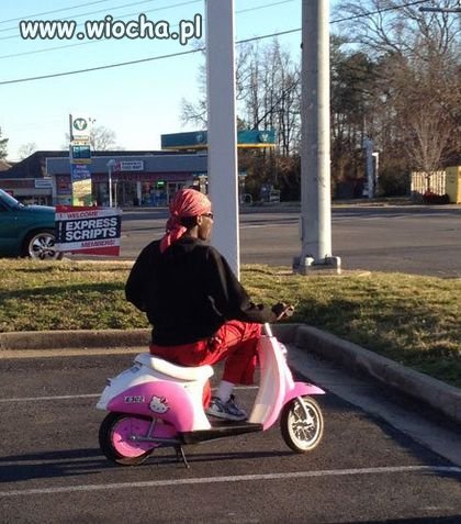 Hello Kitty i skuter