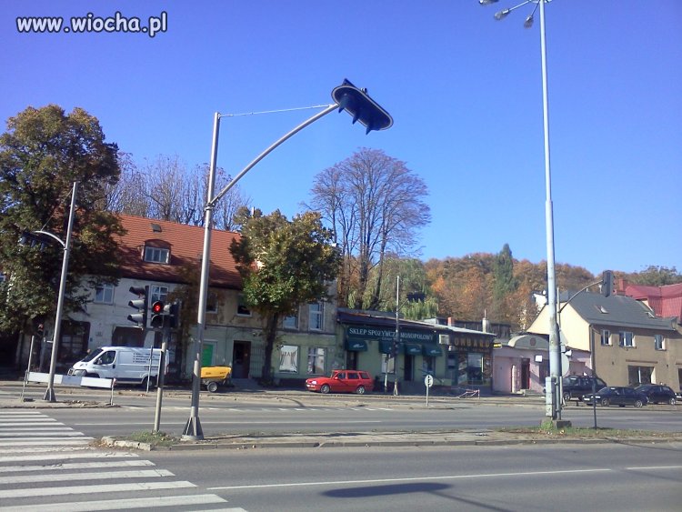 Idę sobie a tu światła do góry nogami 