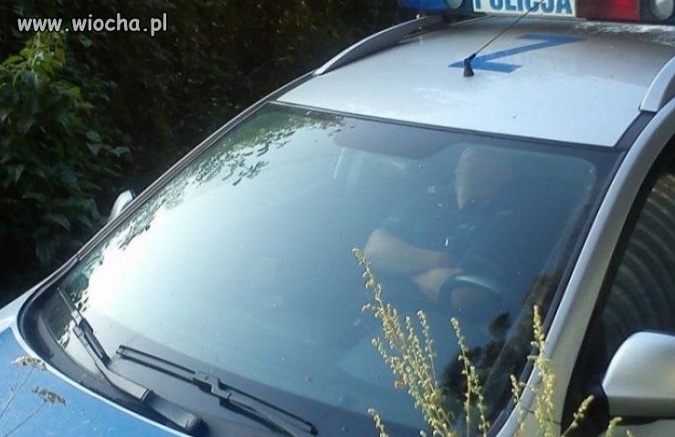 Kogoś tu zmogło na służbie...