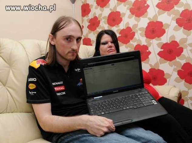 Żona go kontroluje ...