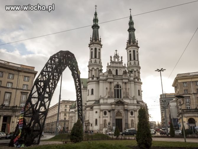 W piątek ,,ciepli,, będą się całować pod tęczą