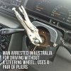 Australijczyk aresztowany za jazdę bez kierownicy