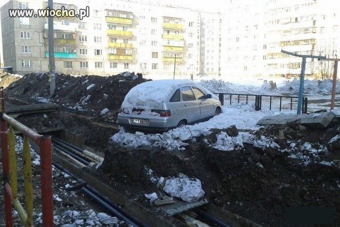 Kto komu zrobił na złość?