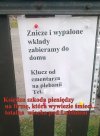 Odwiedzając groby bliskich...
