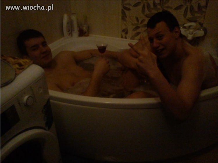 Przyjaciele w wannie