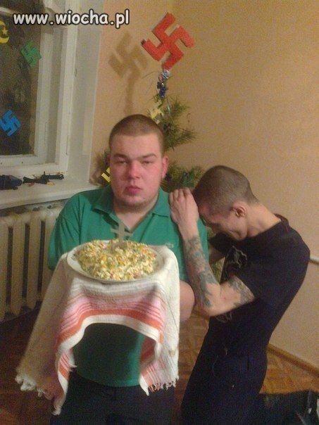 Choinka u neonazistów 