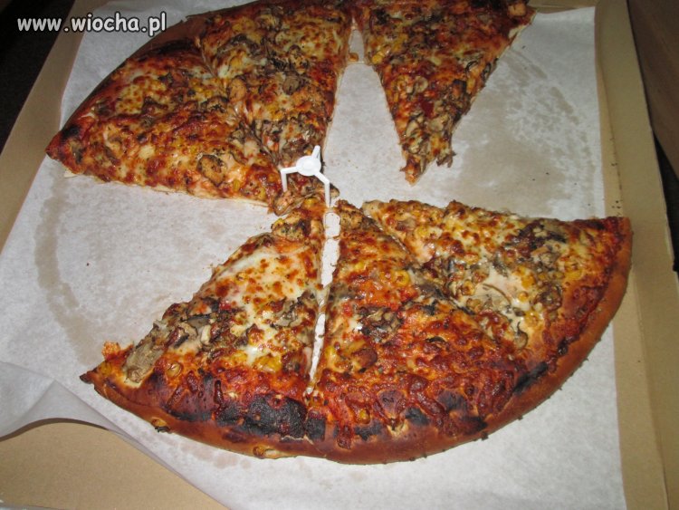 Spalona Maxi pizza Rzeszów. 