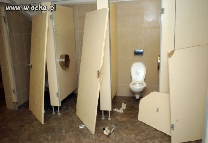 Publiczna toaleta