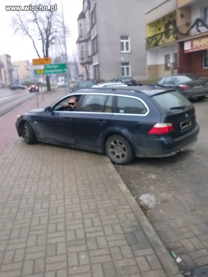 Nie ma to jak pajac plujący jadem