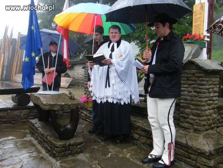 A tęczowy parasol nikomu nie przeszkadza?