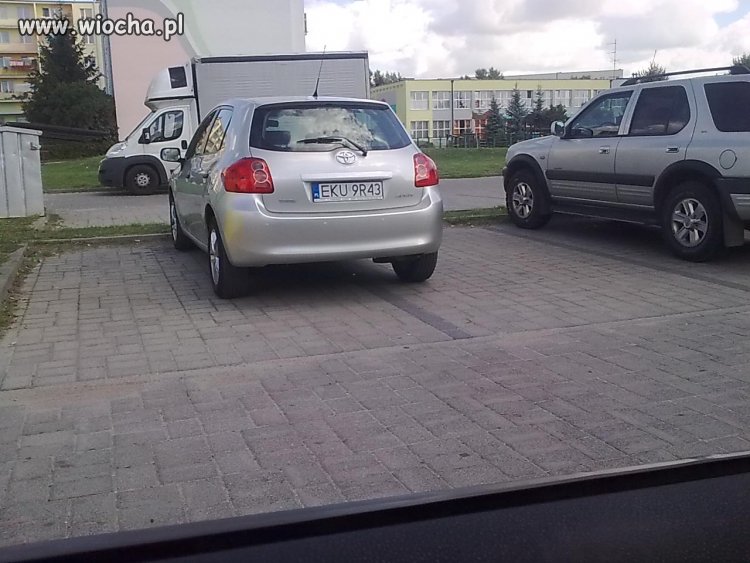 Problem z parkowaniem--żaden