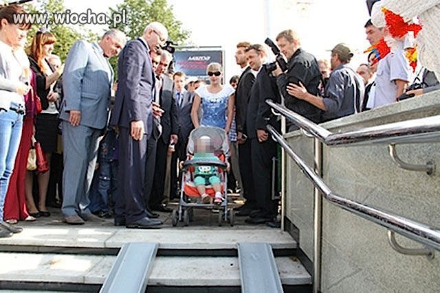 Otwarcie tunelu z pompą.  